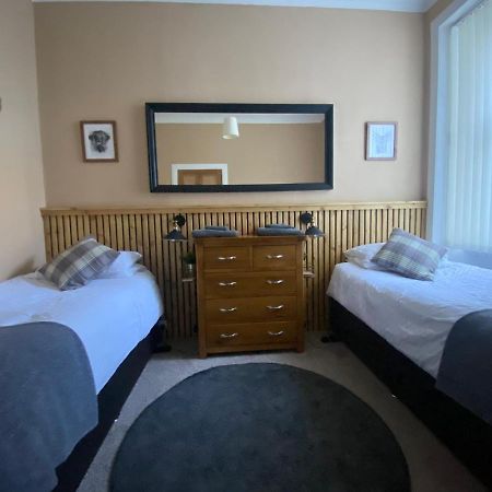 Roy Place Gdn Apartment Campbeltown Buitenkant foto
